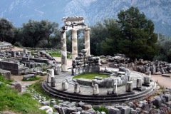 Dephi-Tholos1